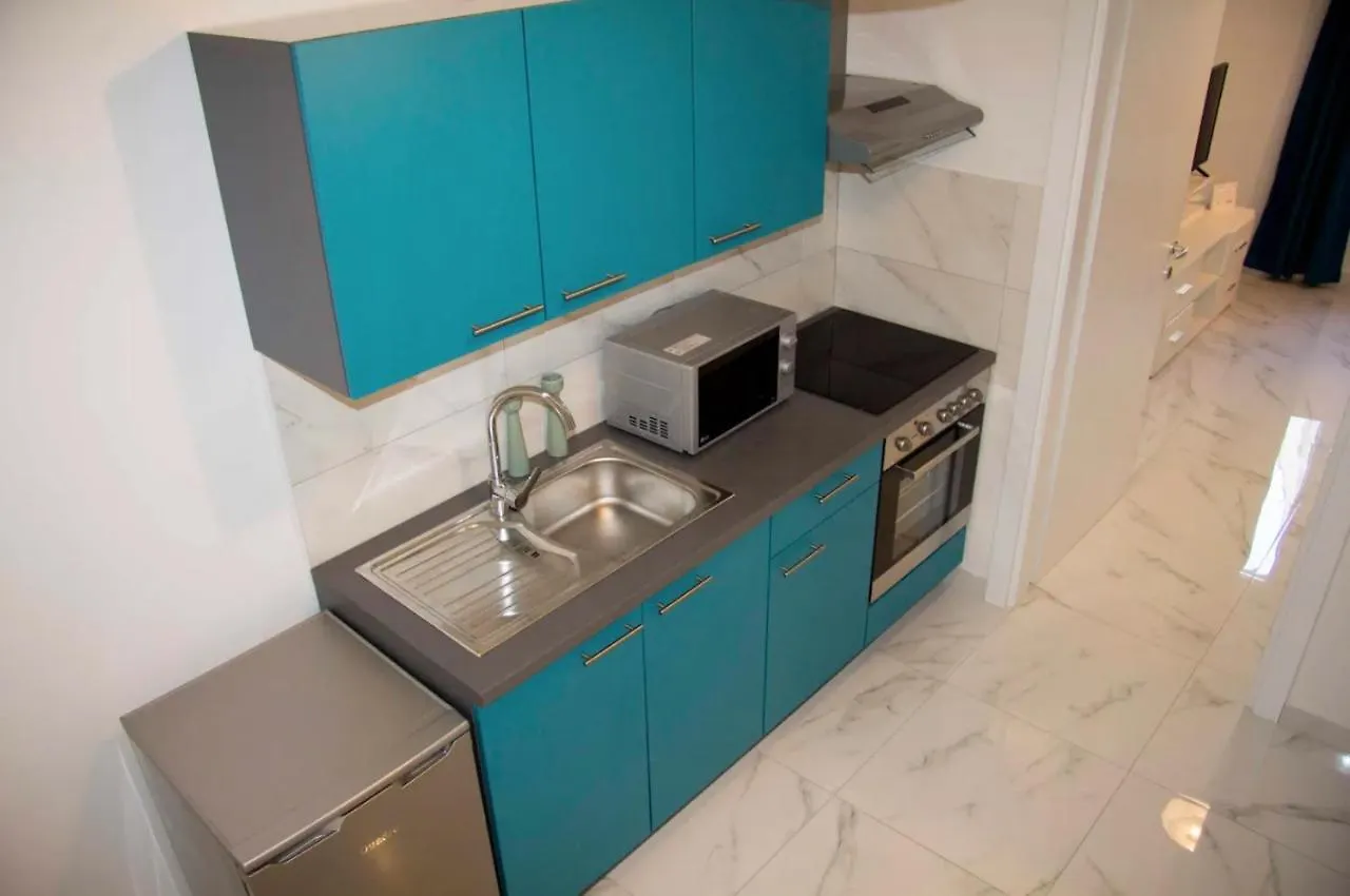 זאדאר Verano Apartment / Next To Kolovare Beach 0*,