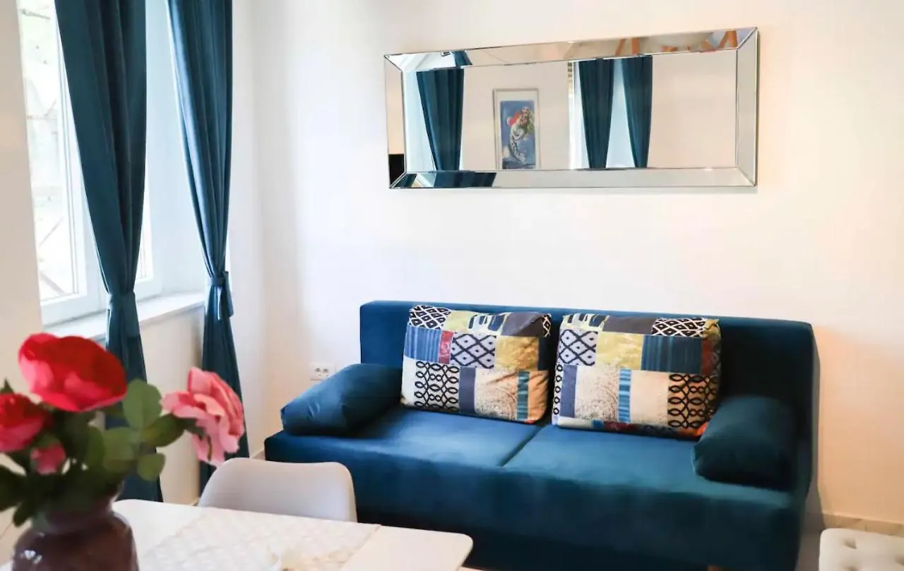 Verano Apartment / Next To Kolovare Beach Zadar Croatia