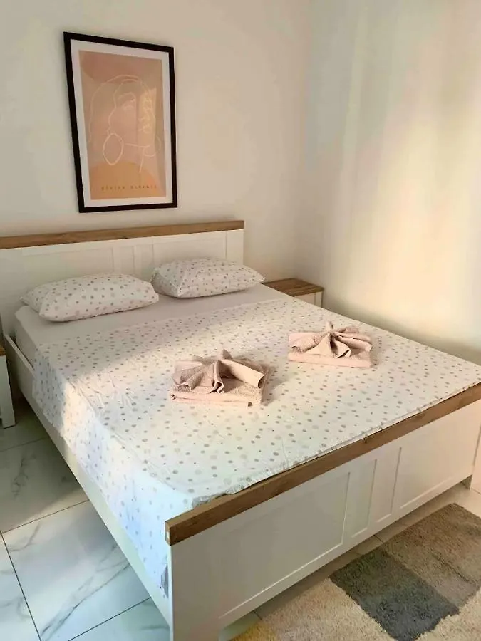 Verano Apartment / Next To Kolovare Beach Zadar