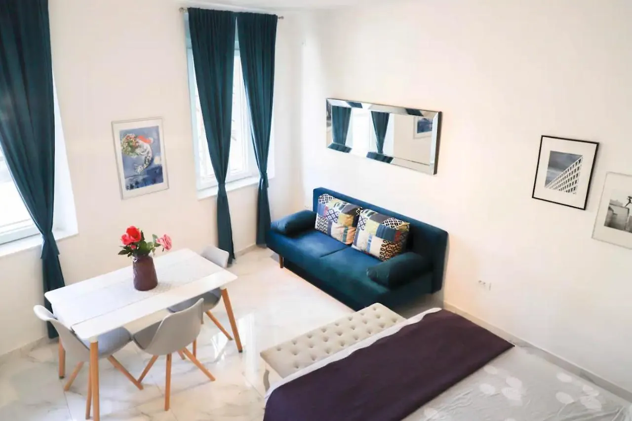 Verano Apartment / Next To Kolovare Beach Zadar